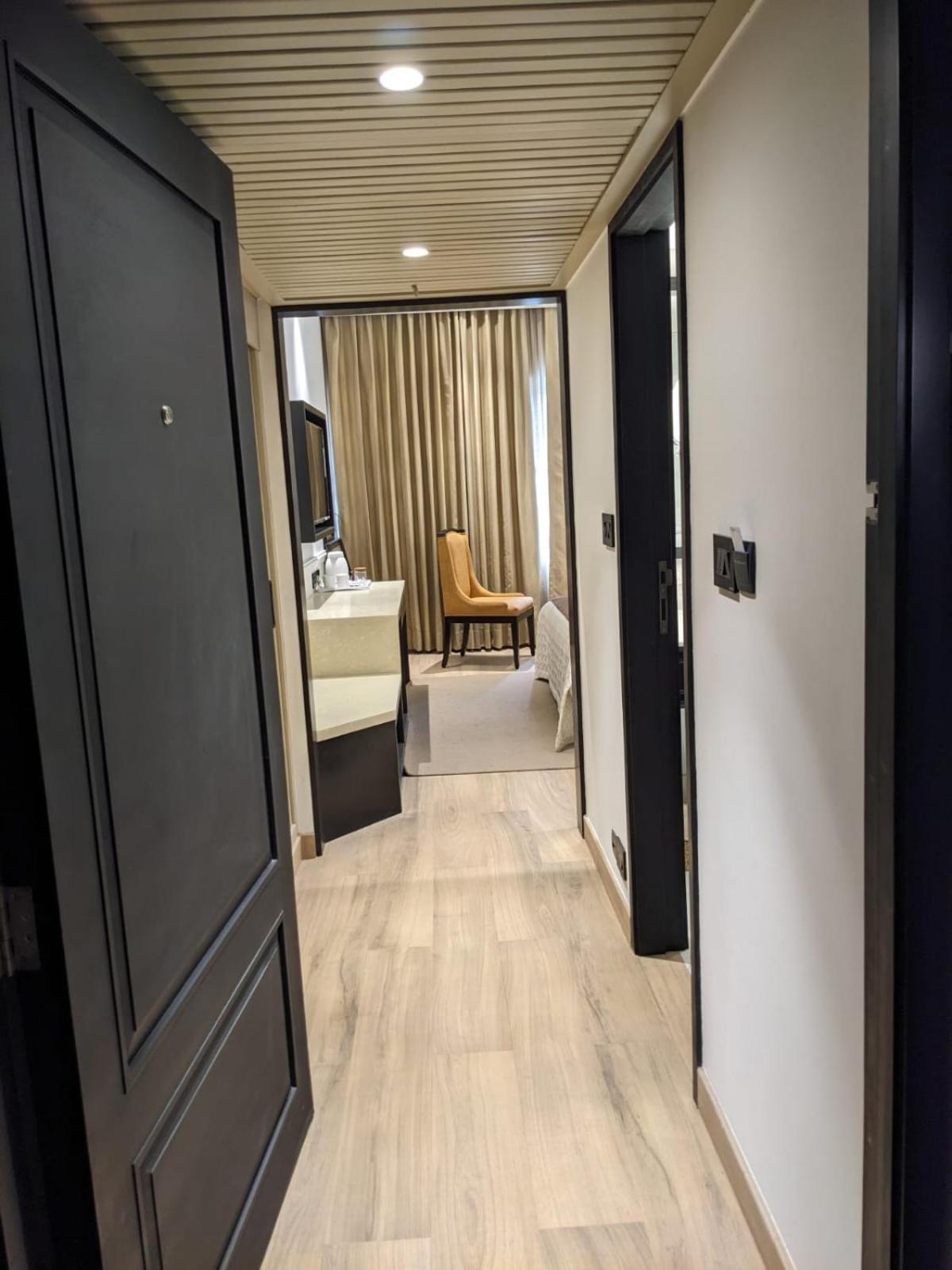 Peerless Hotel Калькутта Экстерьер фото