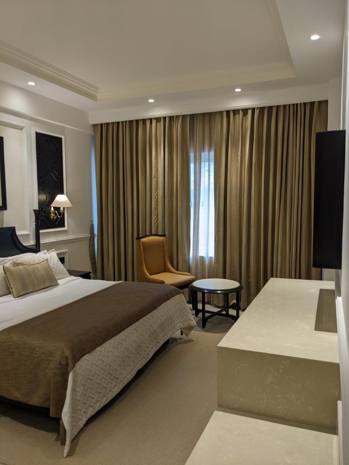 Peerless Hotel Калькутта Экстерьер фото