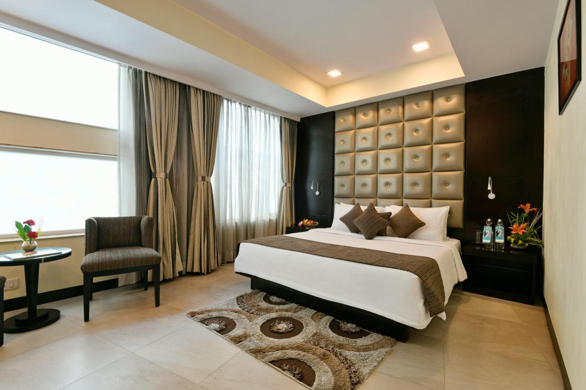 Peerless Hotel Калькутта Экстерьер фото